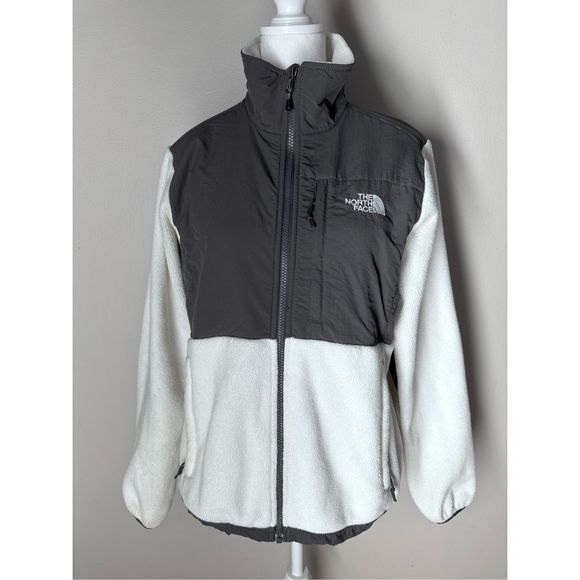 The North Face Jackets & Blazers - The North Face White And Gray Fleece Jacket Women’s Size Medium